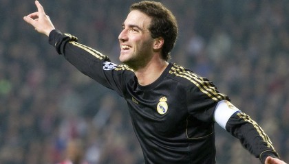 开云体育登录-广东队对阵勇士，拉梅洛·鲍尔用连续得分撕开东方长城