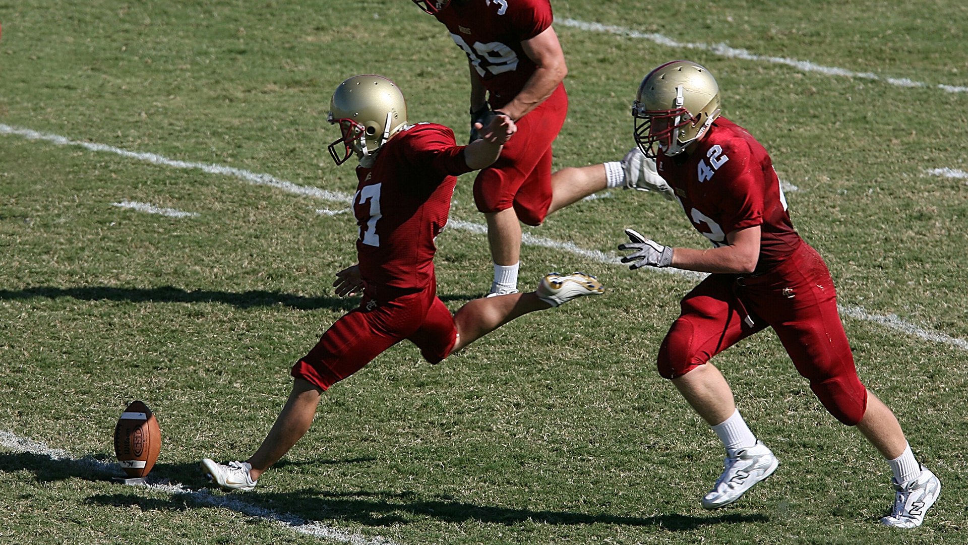 欧冠决赛焦点战,伊拉克打穿秘鲁,足球如何缝合破碎山河?