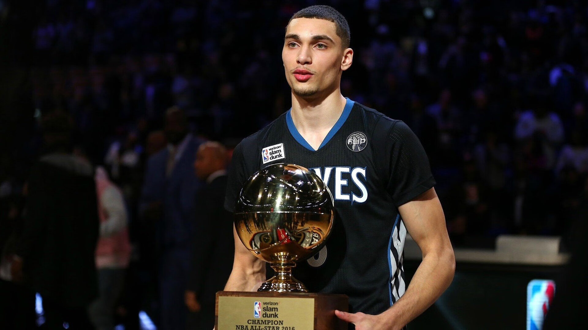 门迪锁死劳塔罗，沙漠之狐啃下蓝黑军团