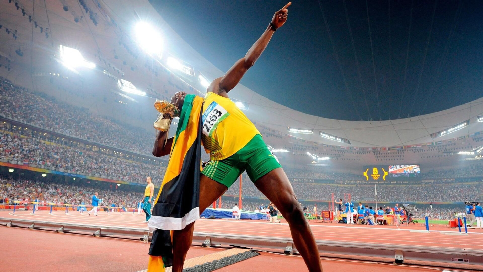 德甲争冠战之夜，詹姆斯打出统治级数据，体育之夜的平行宇宙交响